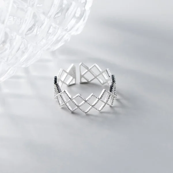 Zig‑zag Geometric Open Ring