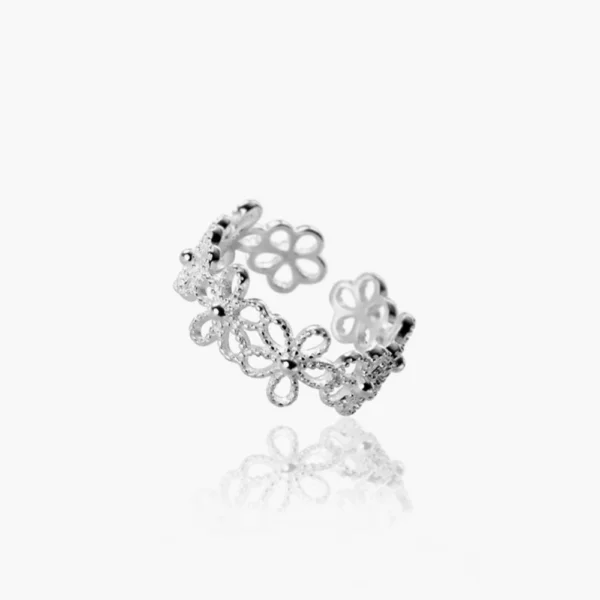 Cut Out Daisy Ring